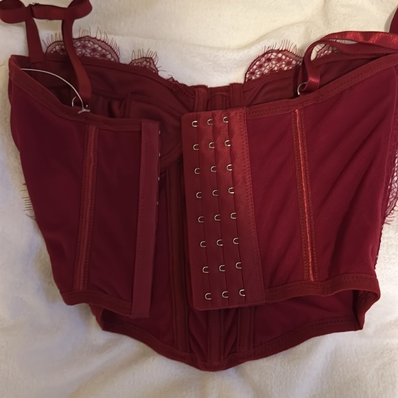 Red corset top - Picture 3 of 4